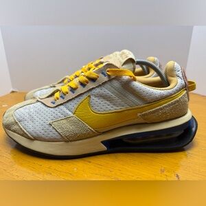 Nike Shoes in Yellow and Cream